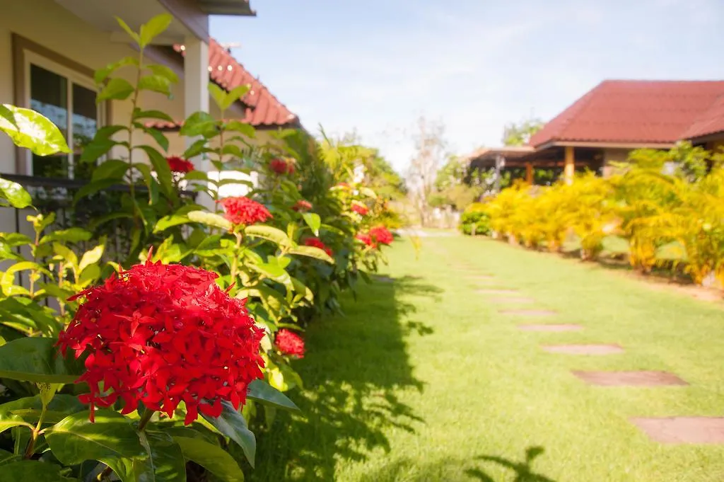 Charpoot Cottage Khao Lak 0*,