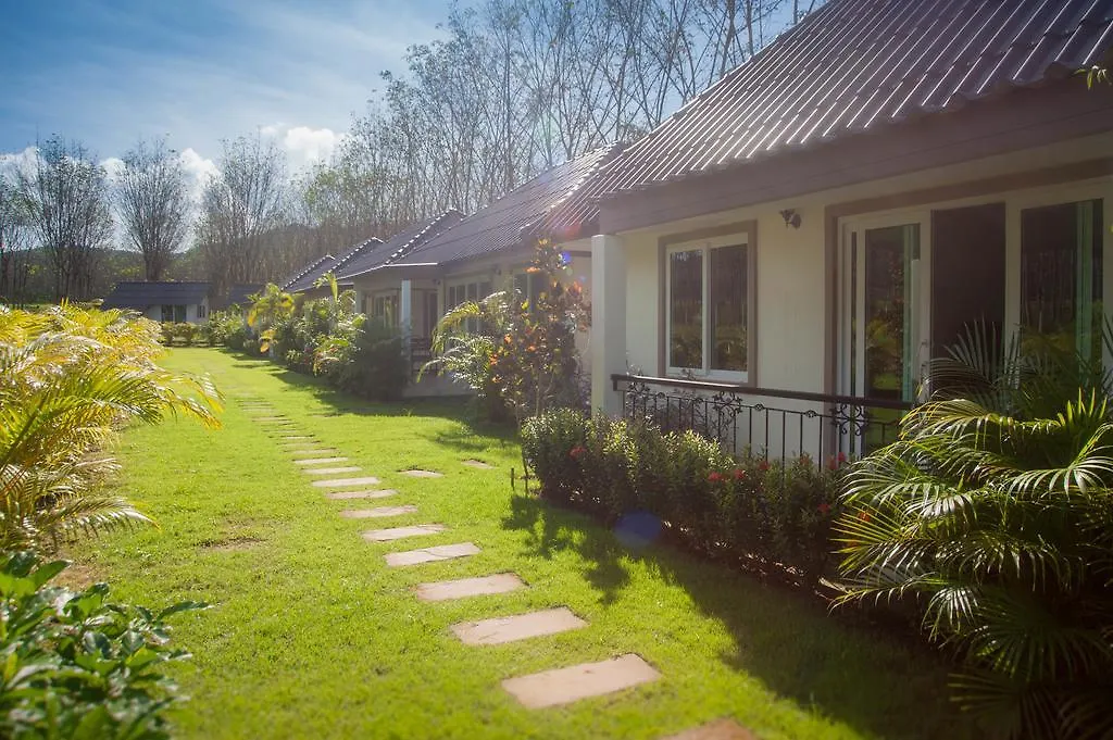 Charpoot Cottage Khao Lak 0*,